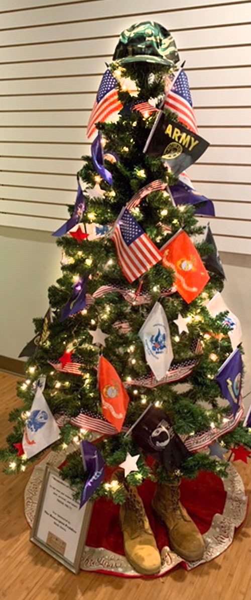 Homespun Peddler Holiday Tree